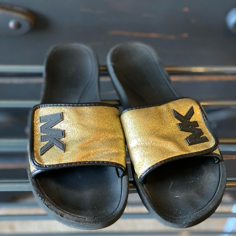MK Velcro Slides